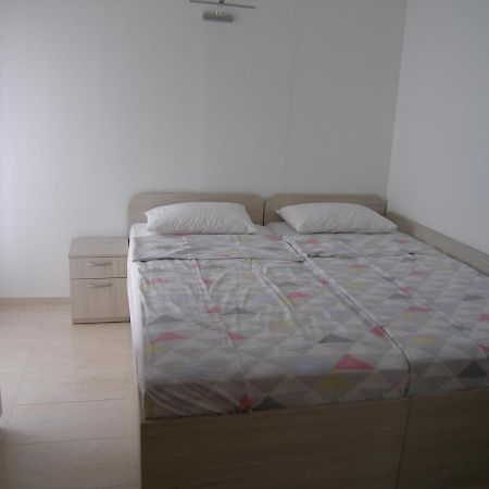 Apartmani Matela เพทรอซาเน ภายนอก รูปภาพ