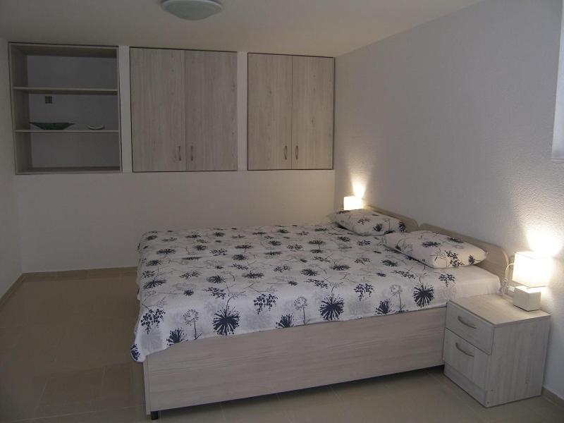Apartmani Matela เพทรอซาเน ภายนอก รูปภาพ