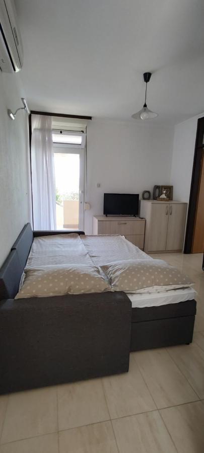 Apartmani Matela เพทรอซาเน ภายนอก รูปภาพ