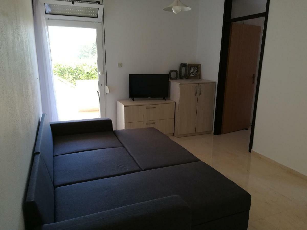 Apartmani Matela เพทรอซาเน ภายนอก รูปภาพ