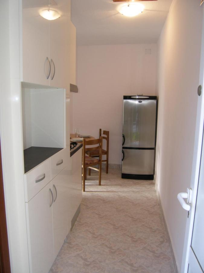 Apartmani Matela เพทรอซาเน ภายนอก รูปภาพ